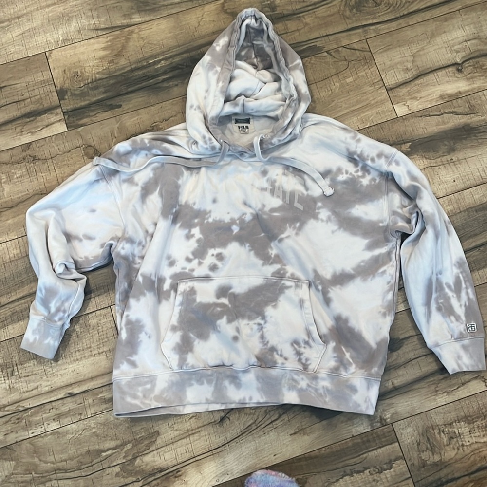 Gray and White Tie-Dye Hoodie Golden State Warriors logo